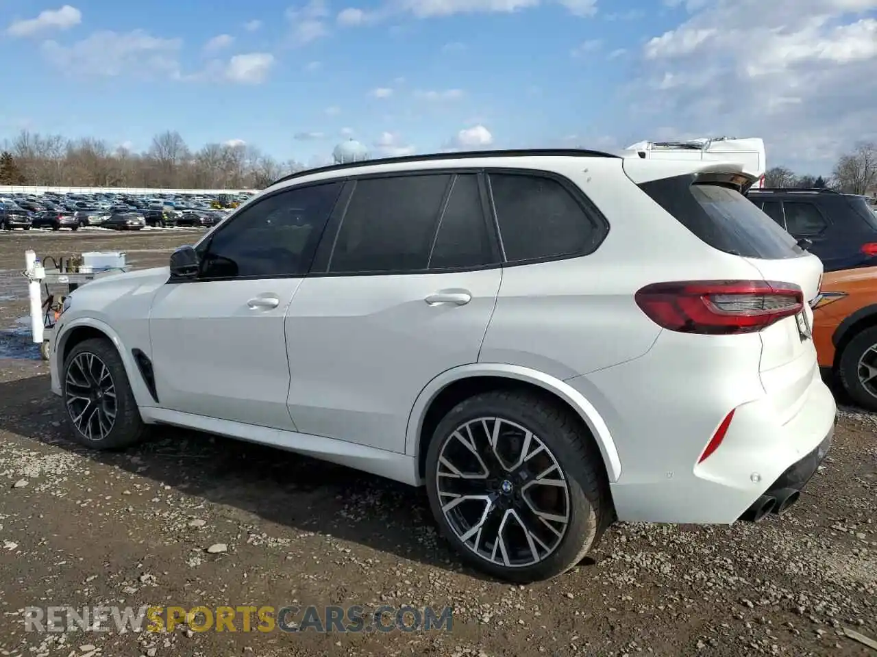 2 Photograph of a damaged car 5YMJU0C01M9J01304 BMW X5 2021