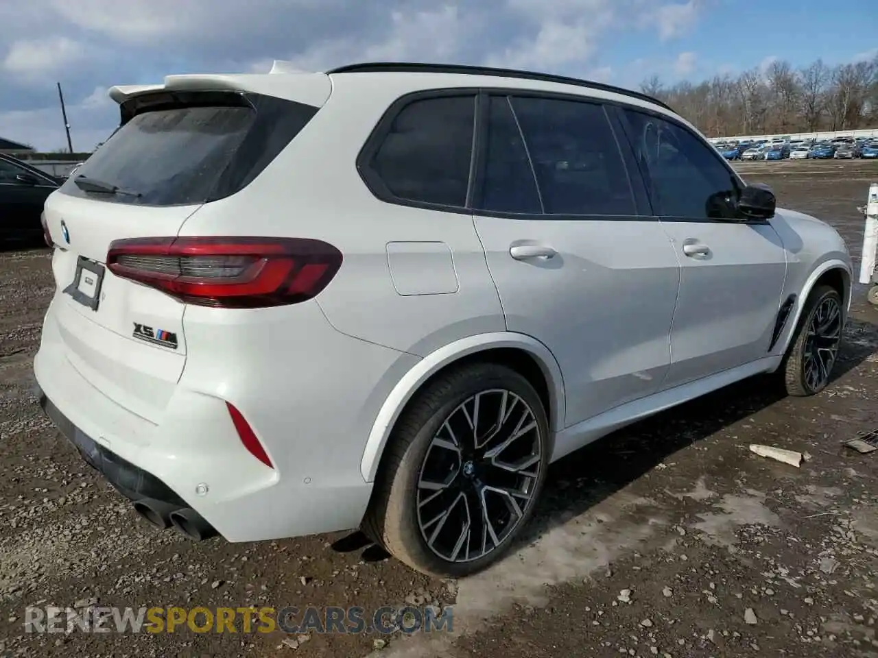 3 Photograph of a damaged car 5YMJU0C01M9J01304 BMW X5 2021