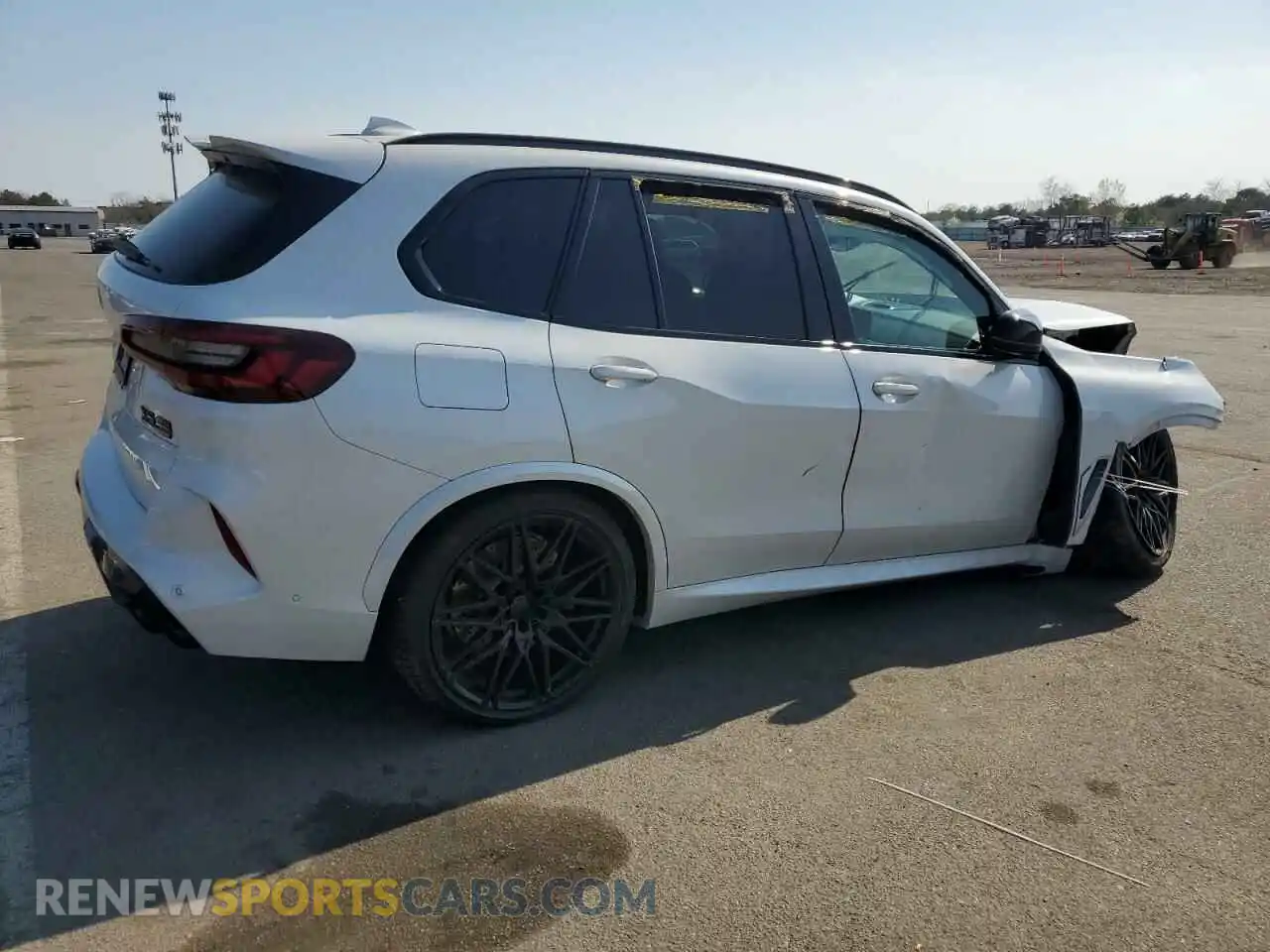 3 Photograph of a damaged car 5YMJU0C04M9D98006 BMW X5 2021