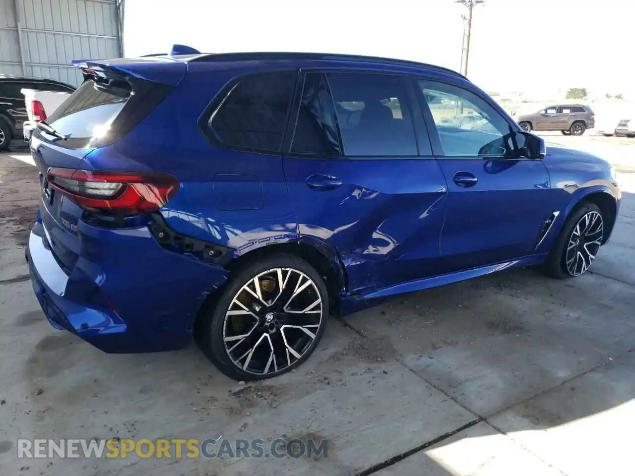 3 Photograph of a damaged car 5YMJU0C04M9F19584 BMW X5 2021