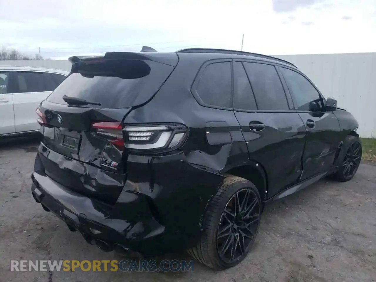 3 Photograph of a damaged car 5YMJU0C04M9H40957 BMW X5 2021