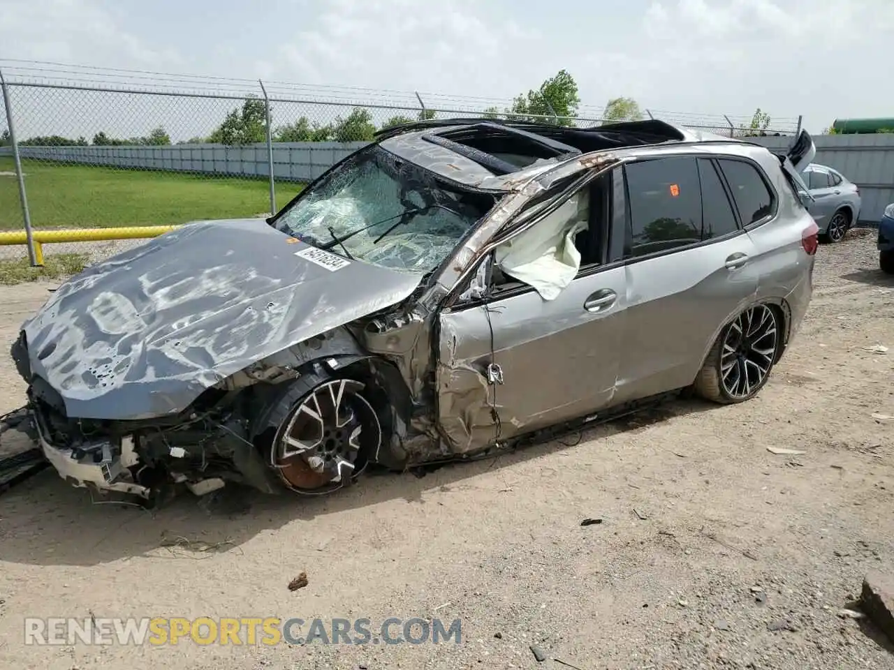 1 Photograph of a damaged car 5YMJU0C07M9F01760 BMW X5 2021