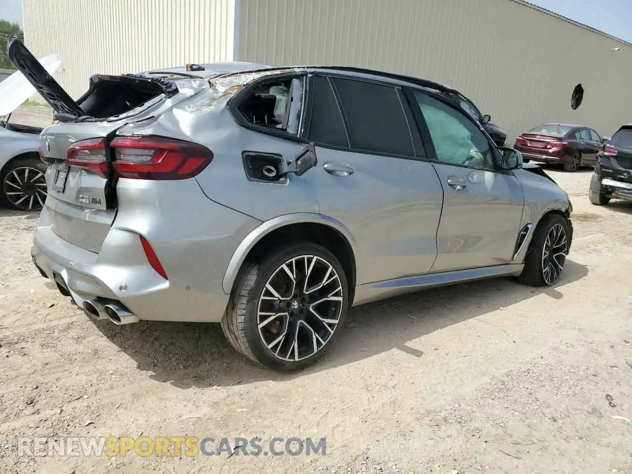 3 Photograph of a damaged car 5YMJU0C07M9F01760 BMW X5 2021