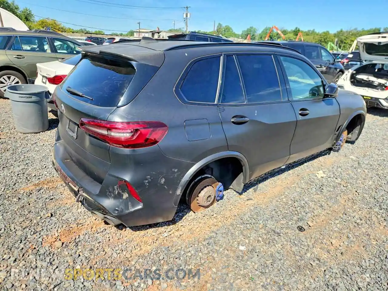 3 Фотография поврежденного автомобиля 5YMJU0C09M9E35762 BMW X5 2021