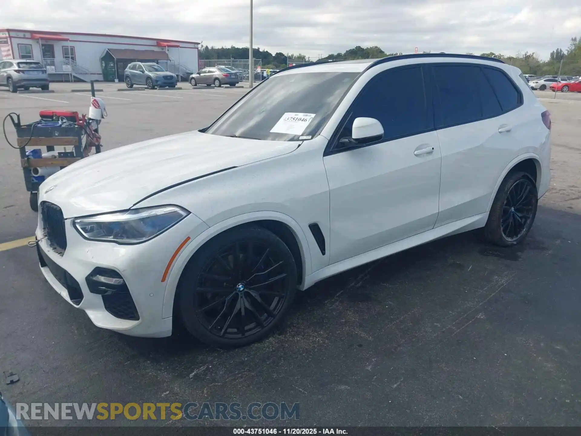2 fotografías del automóvil dañado 5UXCR4C01N9K75450 BMW X5 2022