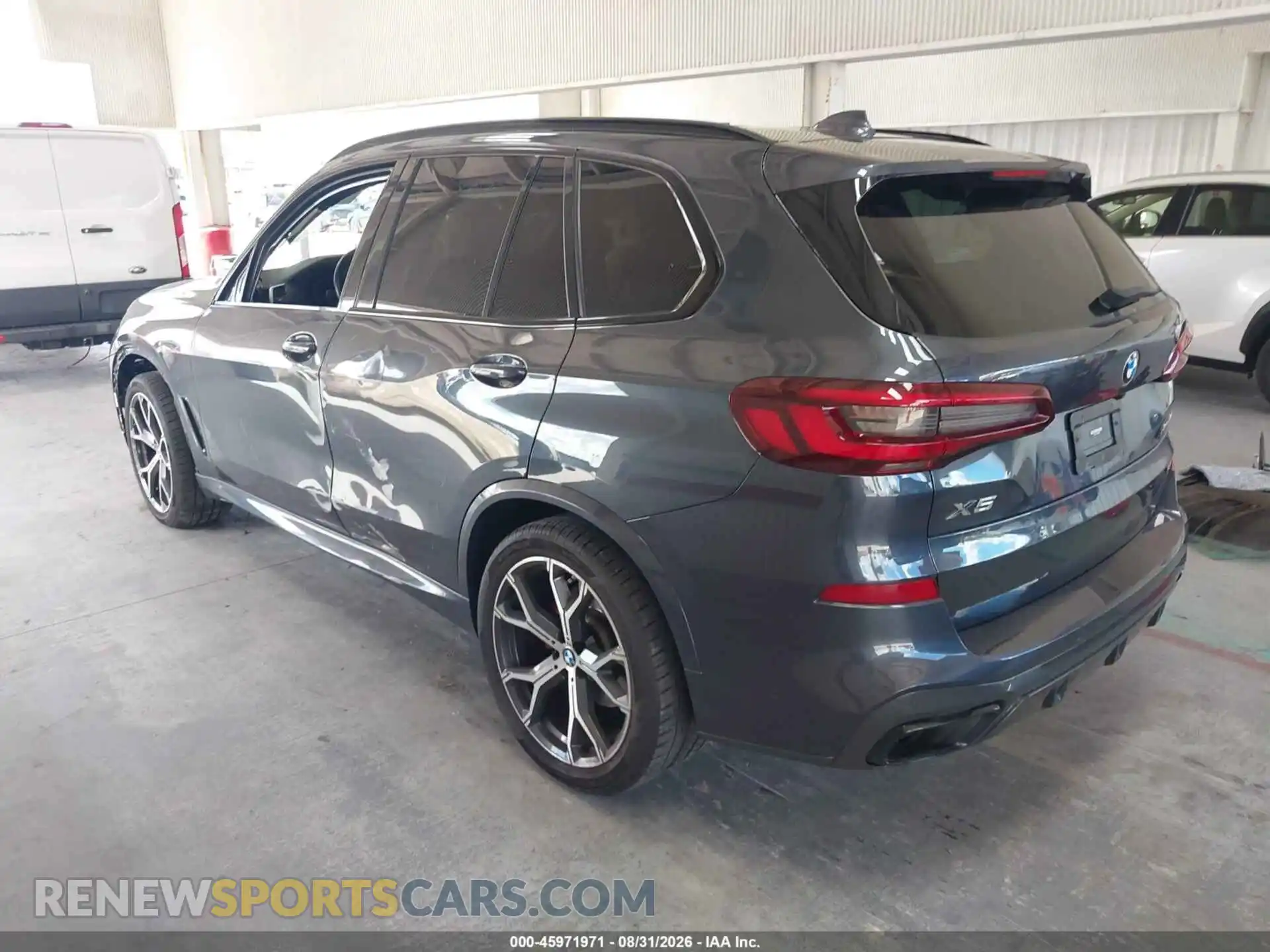 3 Photograph of a damaged car 5UXCR4C01N9N04497 BMW X5 2022
