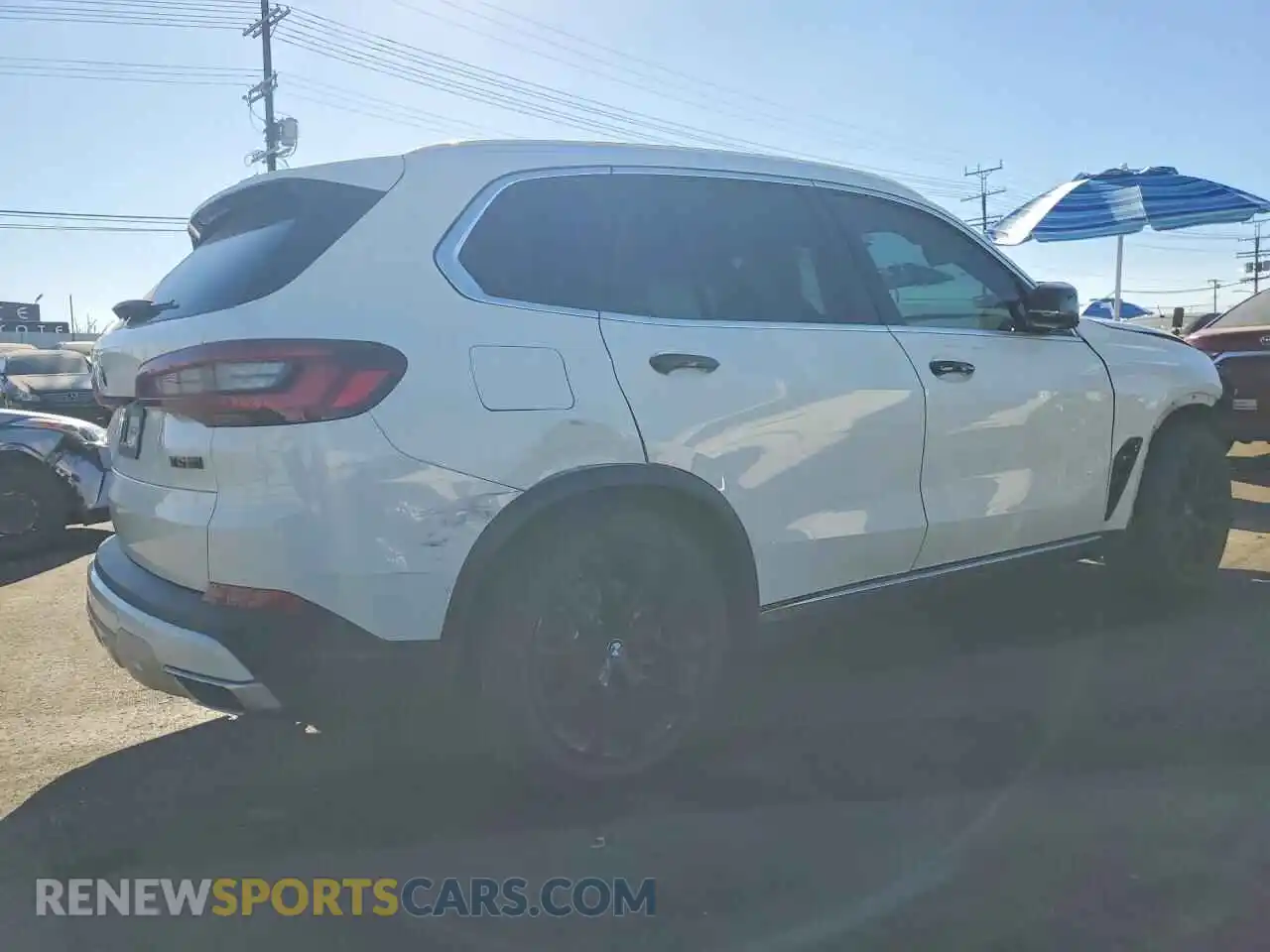 3 Photograph of a damaged car 5UXCR4C02N9M00505 BMW X5 2022
