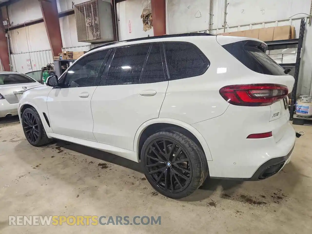2 Photograph of a damaged car 5UXCR4C04N9L44390 BMW X5 2022