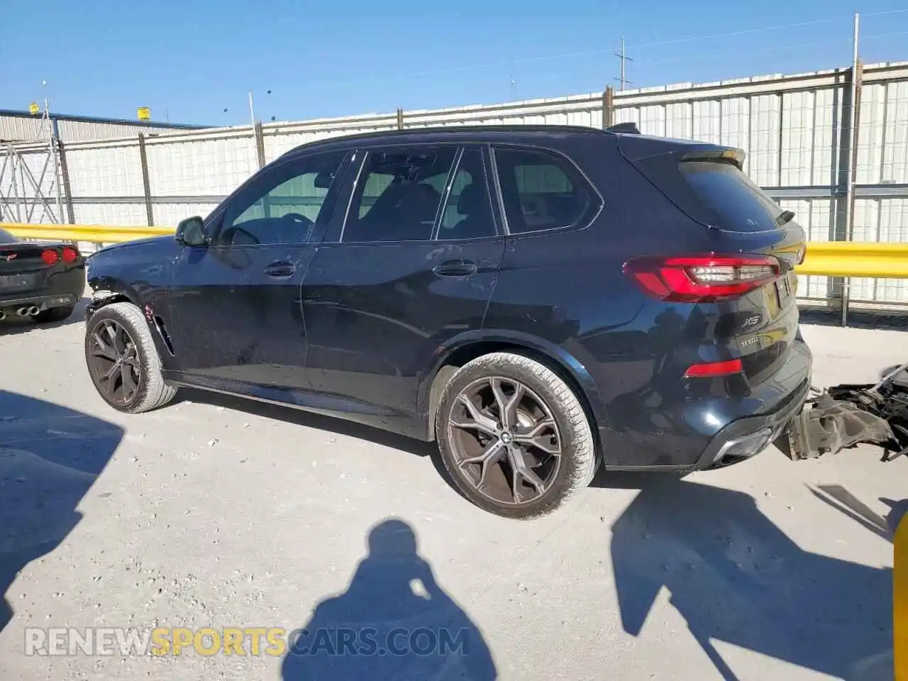 2 Photograph of a damaged car 5UXCR4C05N9K77458 BMW X5 2022
