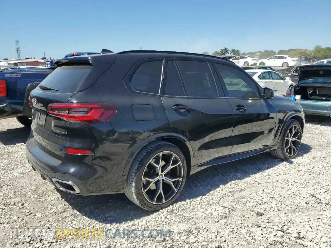3 Photograph of a damaged car 5UXCR4C06N9L04487 BMW X5 2022