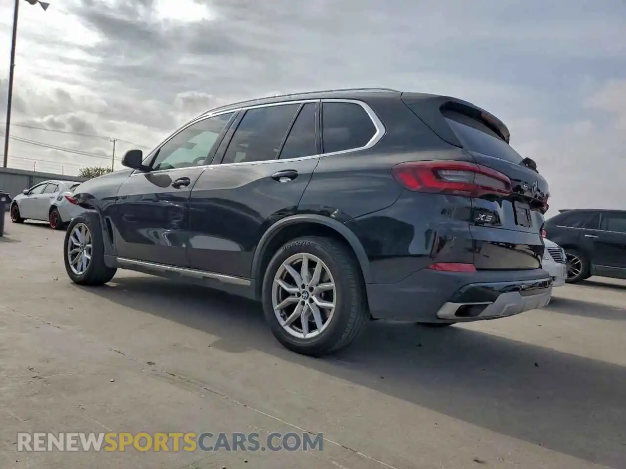 2 Photograph of a damaged car 5UXCR4C08N9K24933 BMW X5 2022