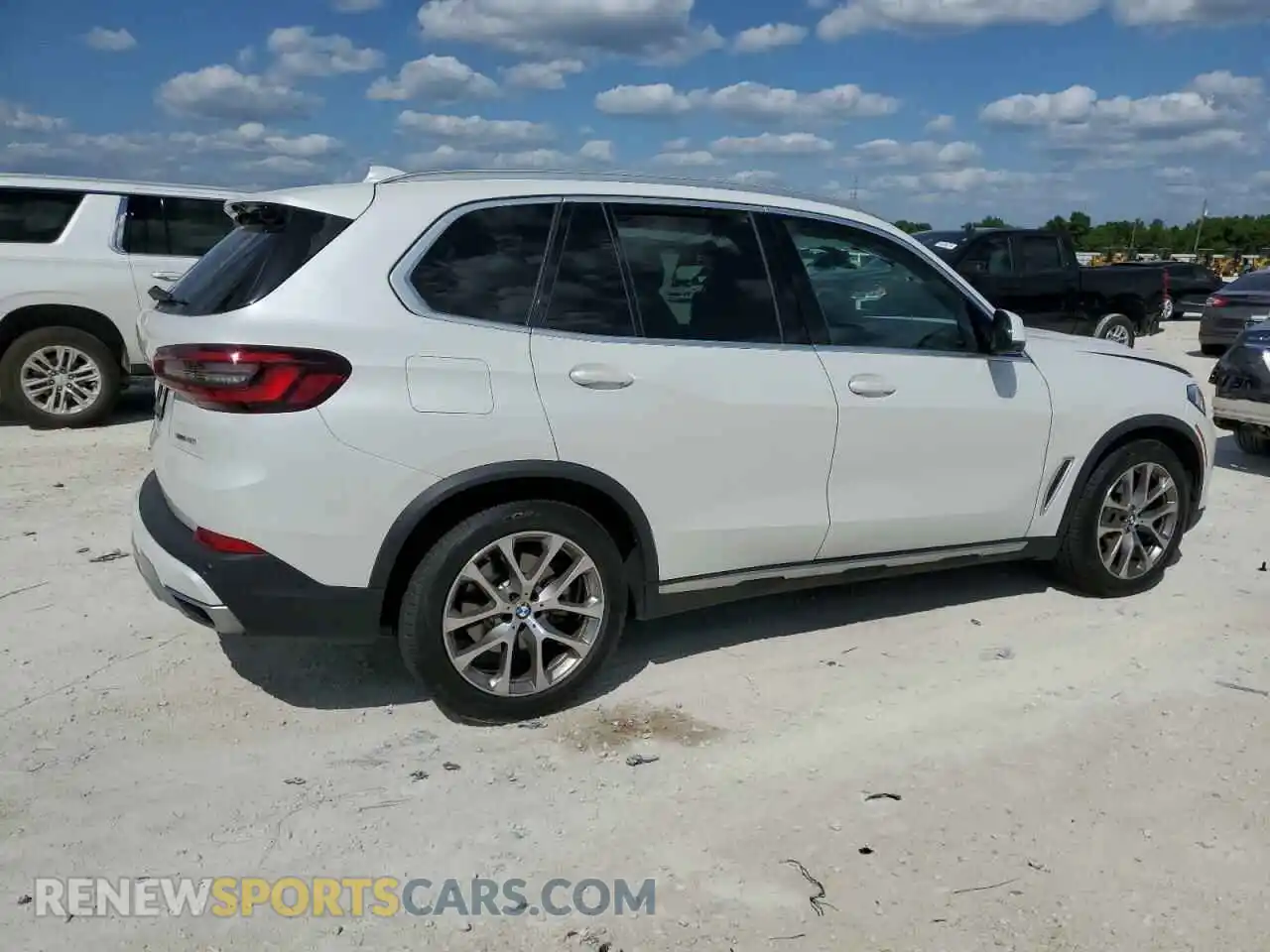 3 Photograph of a damaged car 5UXCR6C00N9M47849 BMW X5 2022