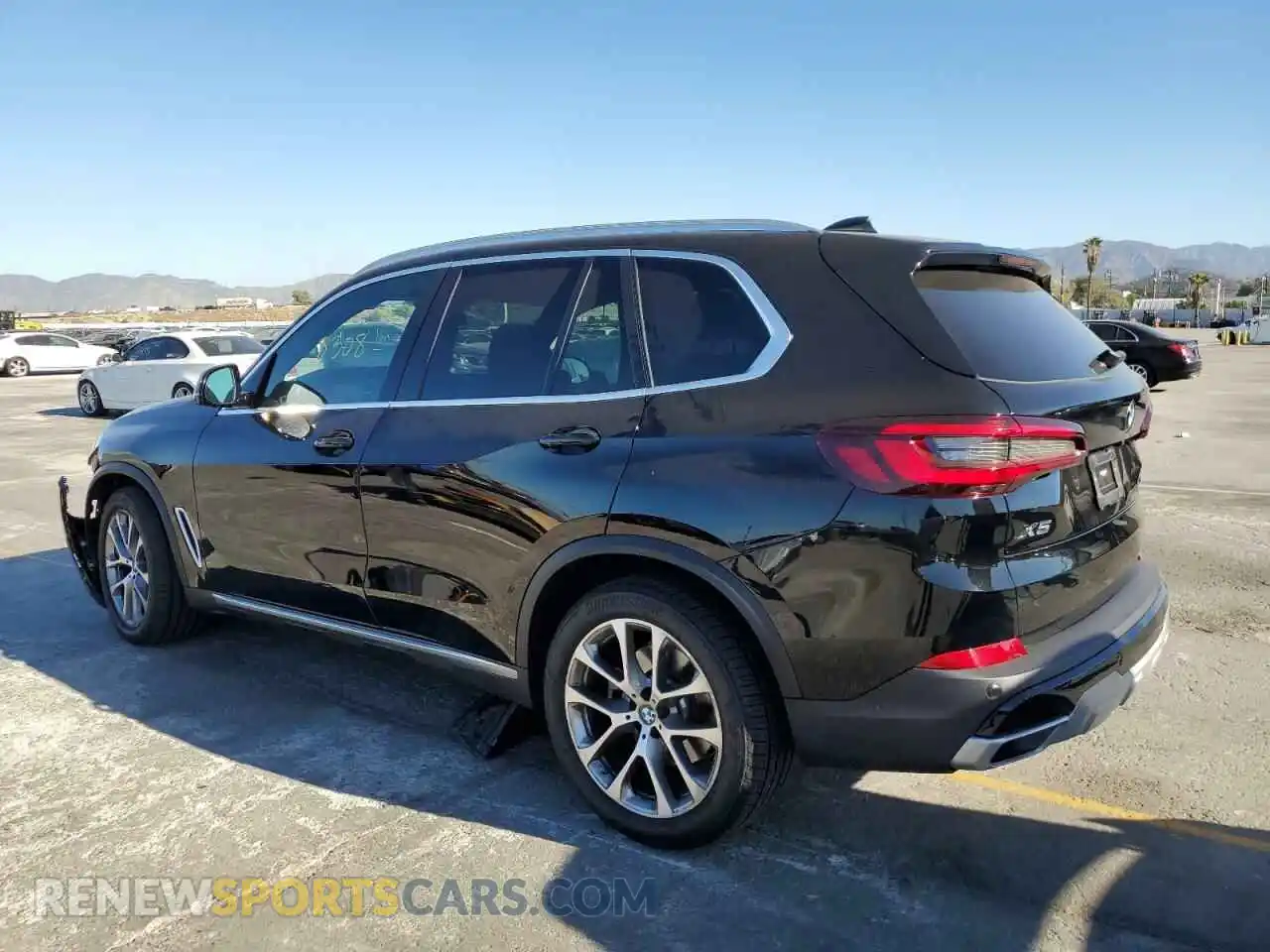 2 Photograph of a damaged car 5UXCR6C01N9L00780 BMW X5 2022