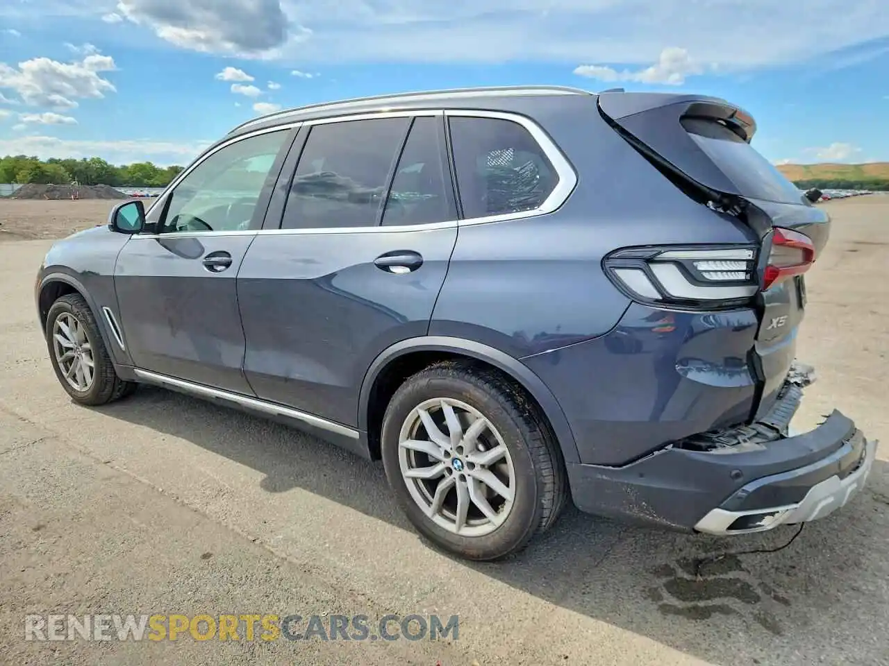 2 Photograph of a damaged car 5UXCR6C01N9L80890 BMW X5 2022