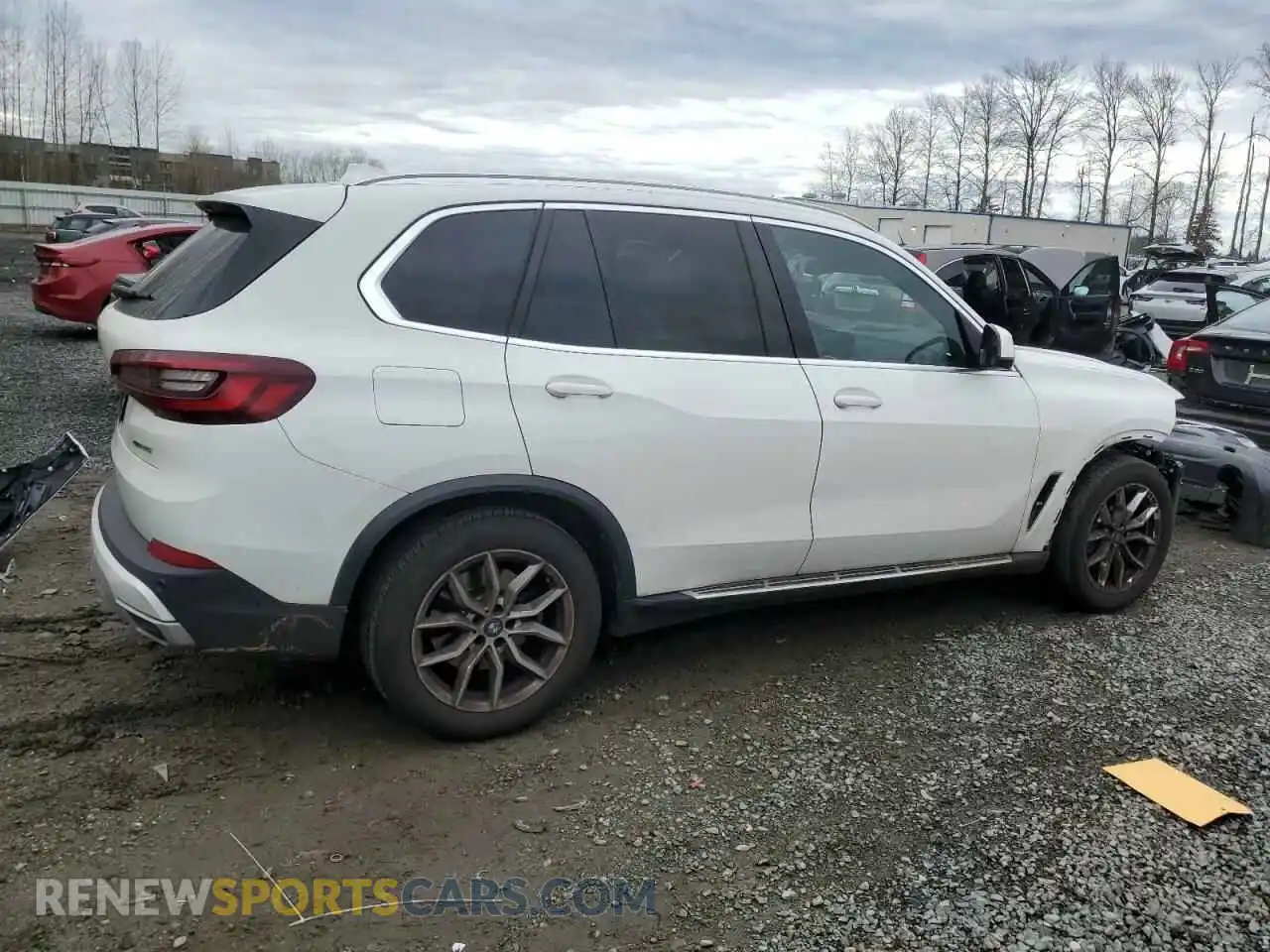 3 Photograph of a damaged car 5UXCR6C01N9N15043 BMW X5 2022