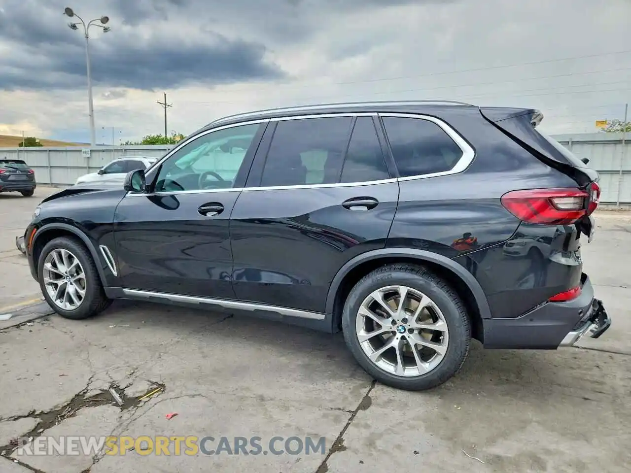2 Photograph of a damaged car 5UXCR6C01N9N30223 BMW X5 2022