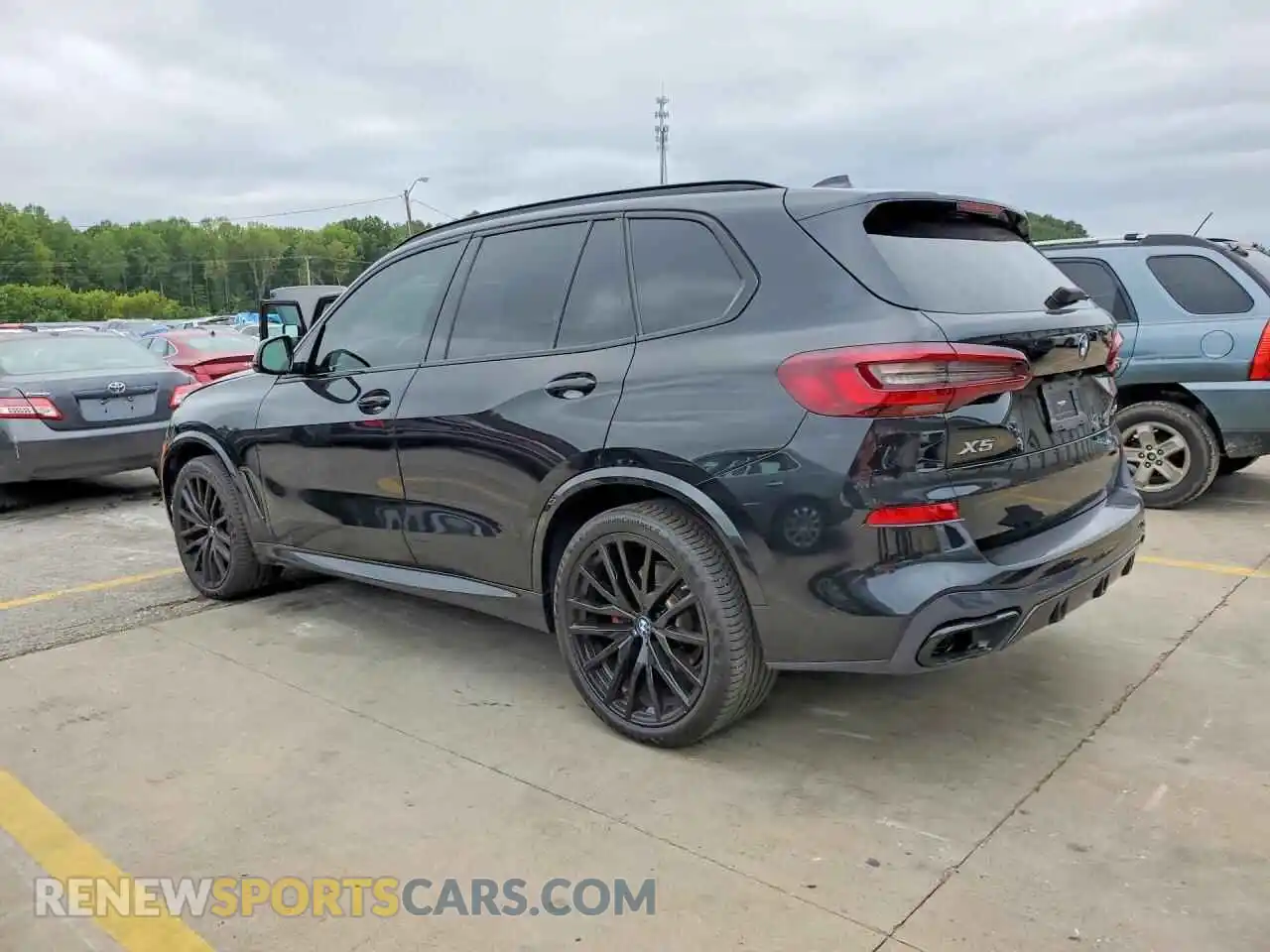 2 fotografías del automóvil dañado 5UXCR6C01N9N36118 BMW X5 2022