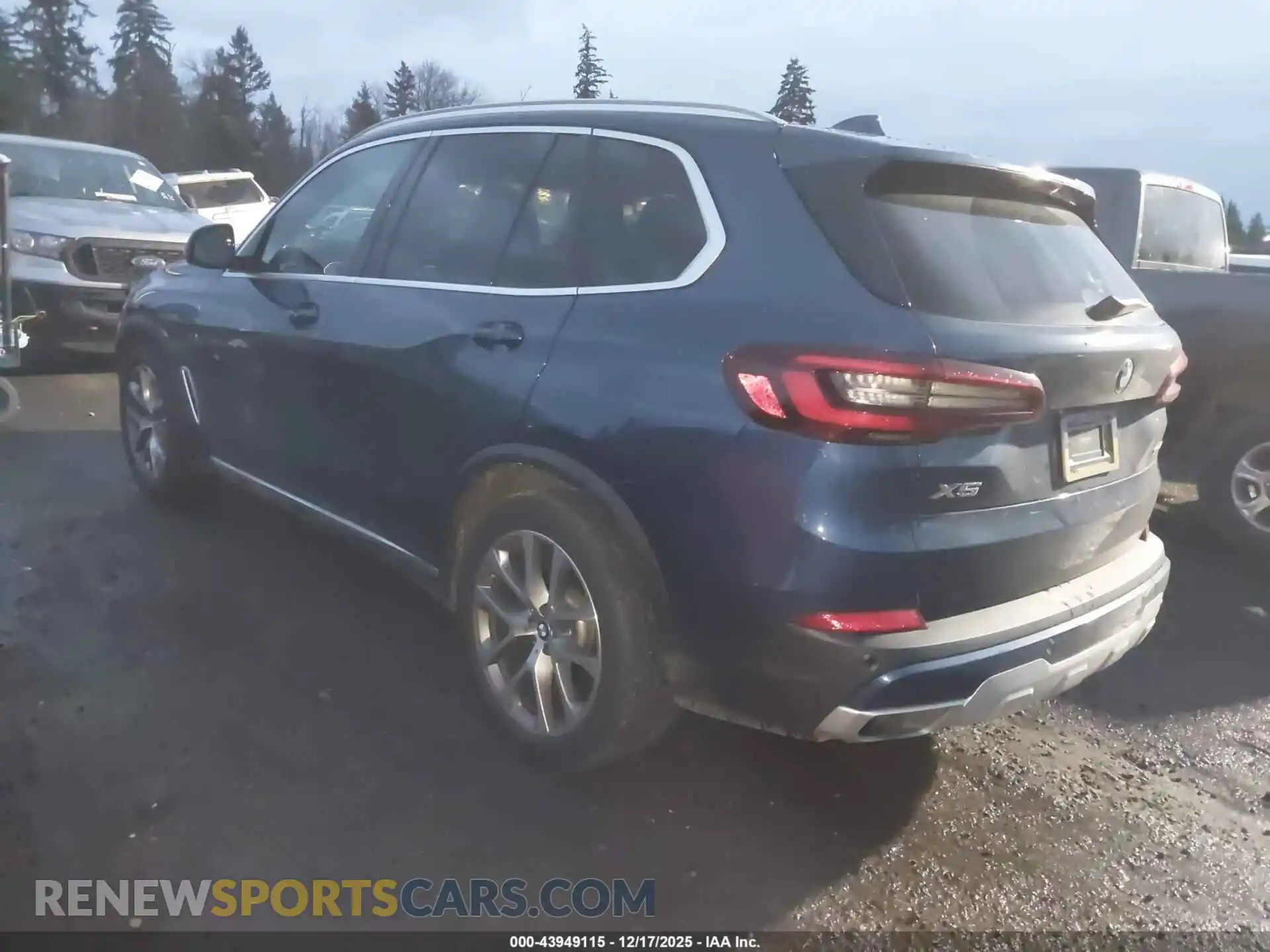 3 Photograph of a damaged car 5UXCR6C01N9N43182 BMW X5 2022
