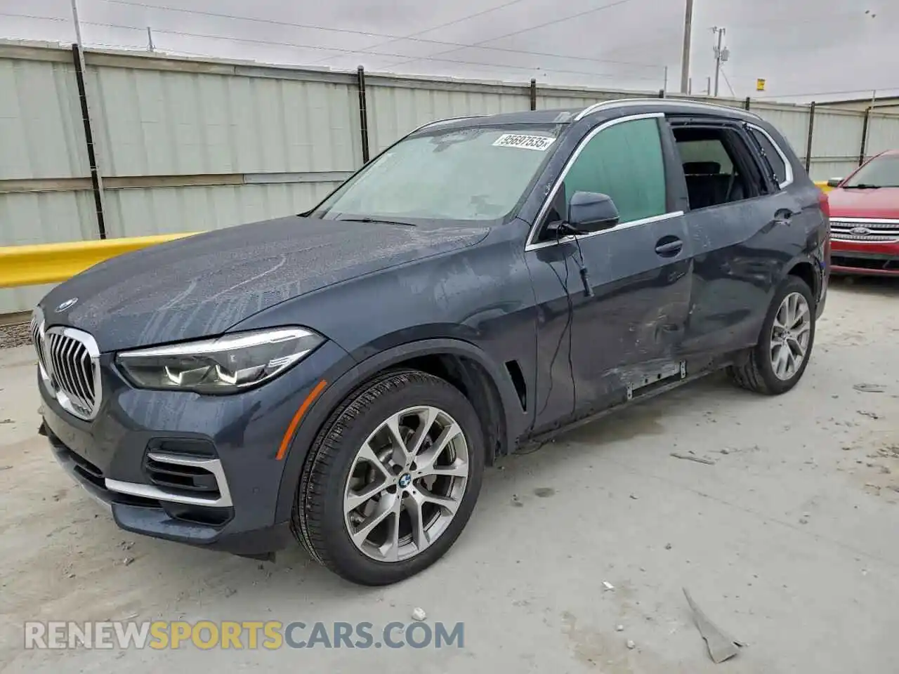 1 Photograph of a damaged car 5UXCR6C02N9K85349 BMW X5 2022