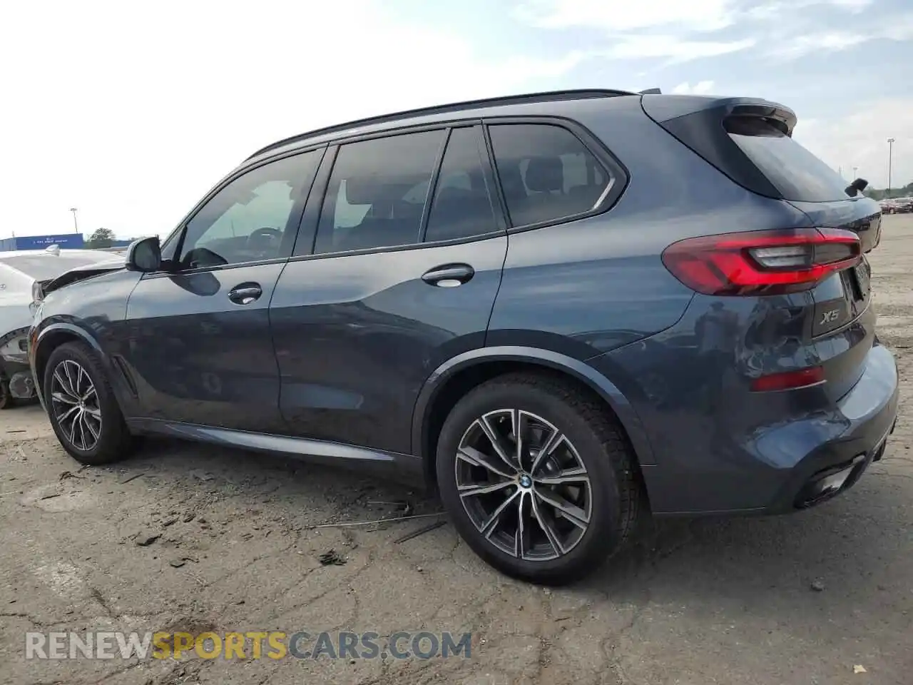 2 Photograph of a damaged car 5UXCR6C02N9L51916 BMW X5 2022