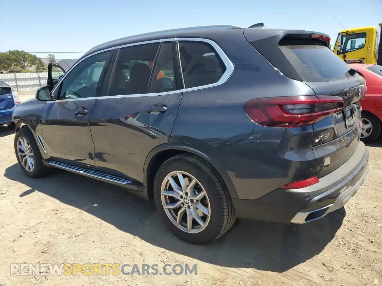 2 Photograph of a damaged car 5UXCR6C04N9K68312 BMW X5 2022