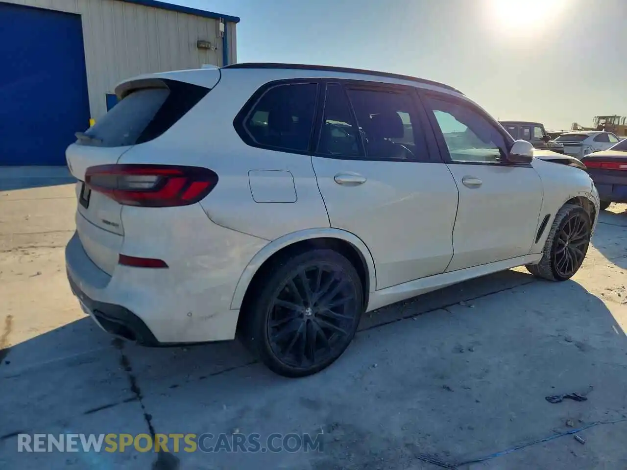3 Photograph of a damaged car 5UXCR6C05N9L80469 BMW X5 2022