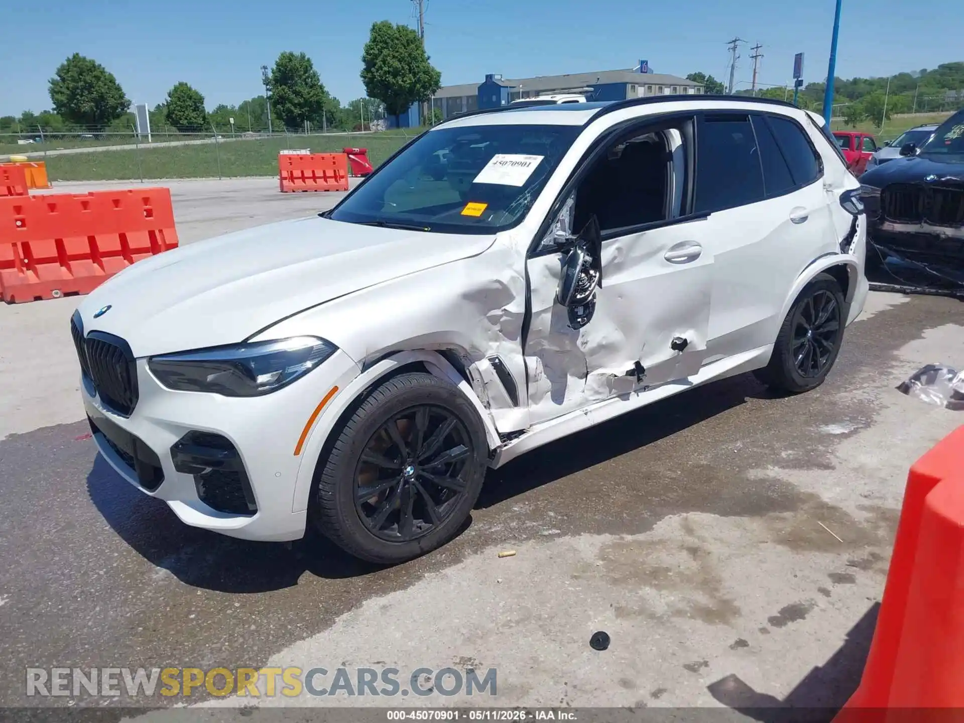 2 Photograph of a damaged car 5UXCR6C06N9L91867 BMW X5 2022