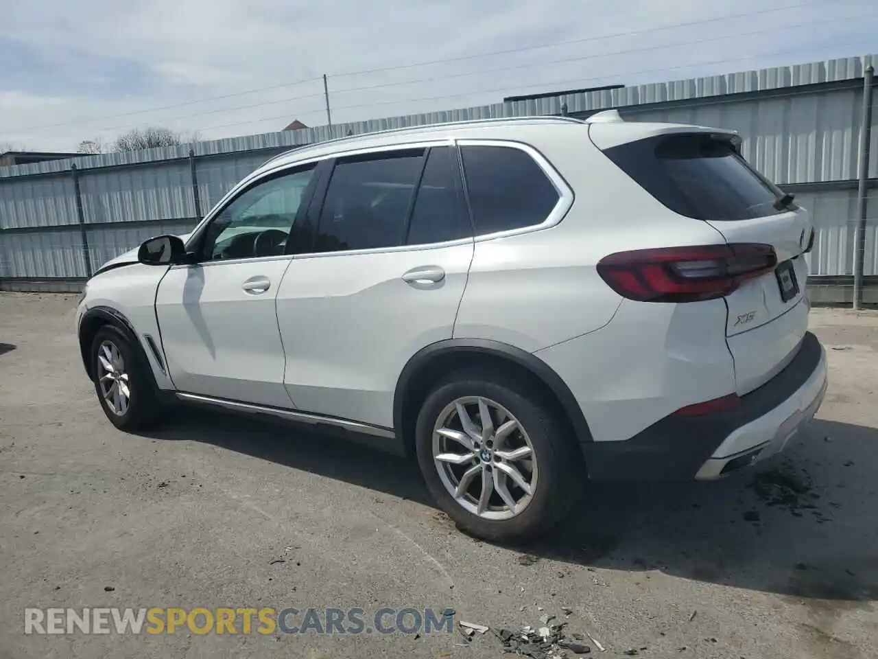 2 Photograph of a damaged car 5UXCR6C07N9J26990 BMW X5 2022