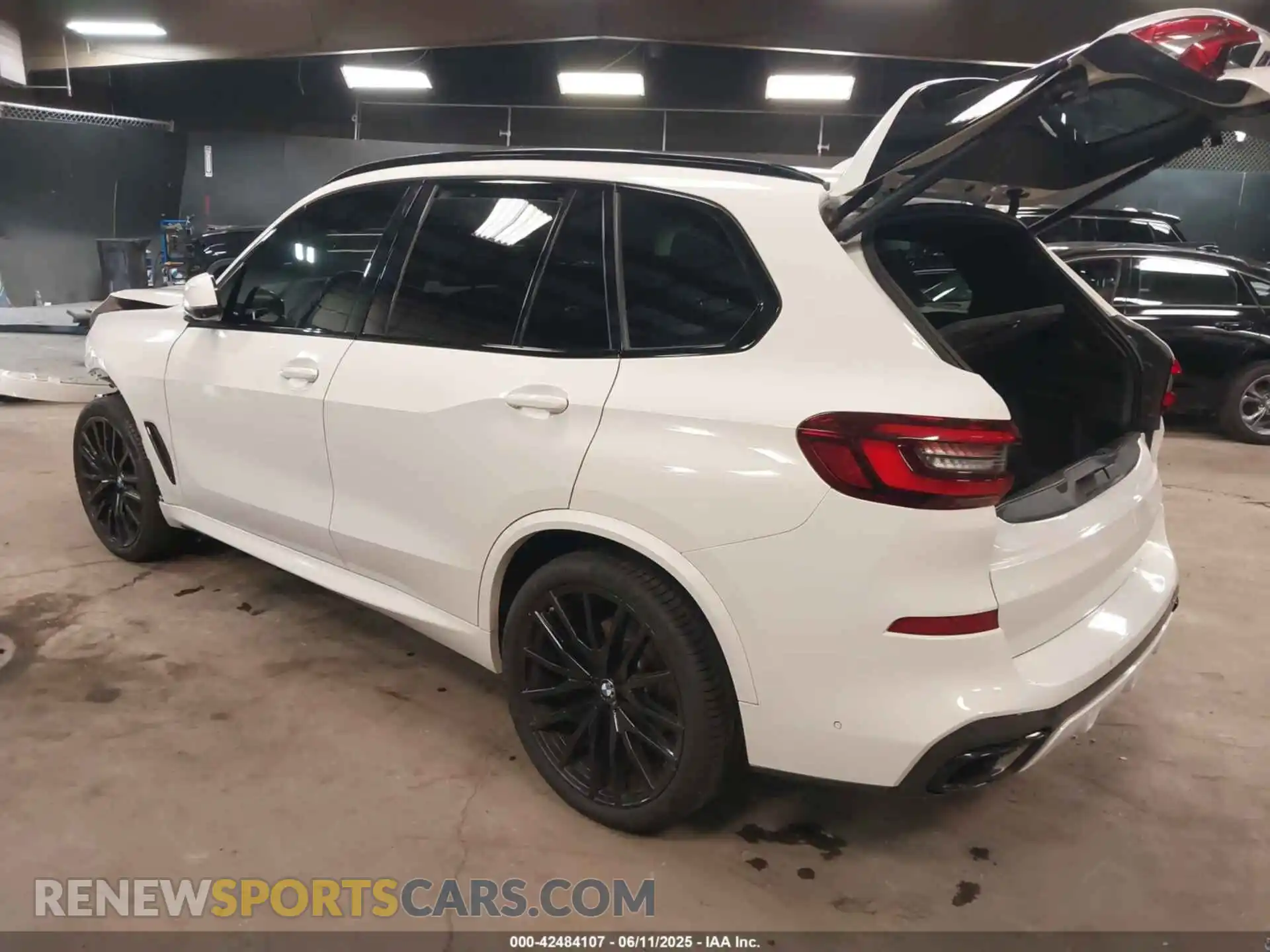 3 fotografías del automóvil dañado 5UXCR6C07N9K43338 BMW X5 2022