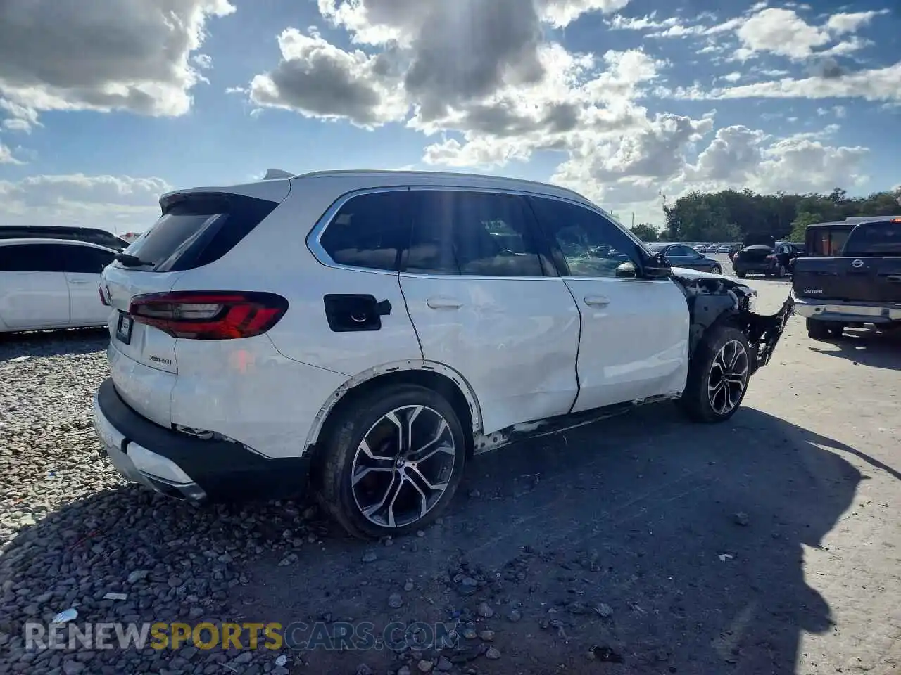 3 Photograph of a damaged car 5UXCR6C07N9M36315 BMW X5 2022