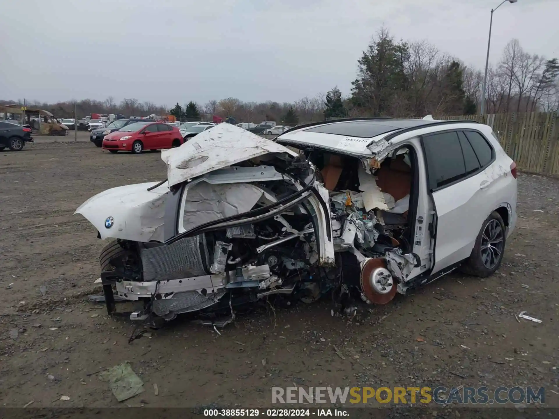 6 Photograph of a damaged car 5UXCR6C07N9N14799 BMW X5 2022