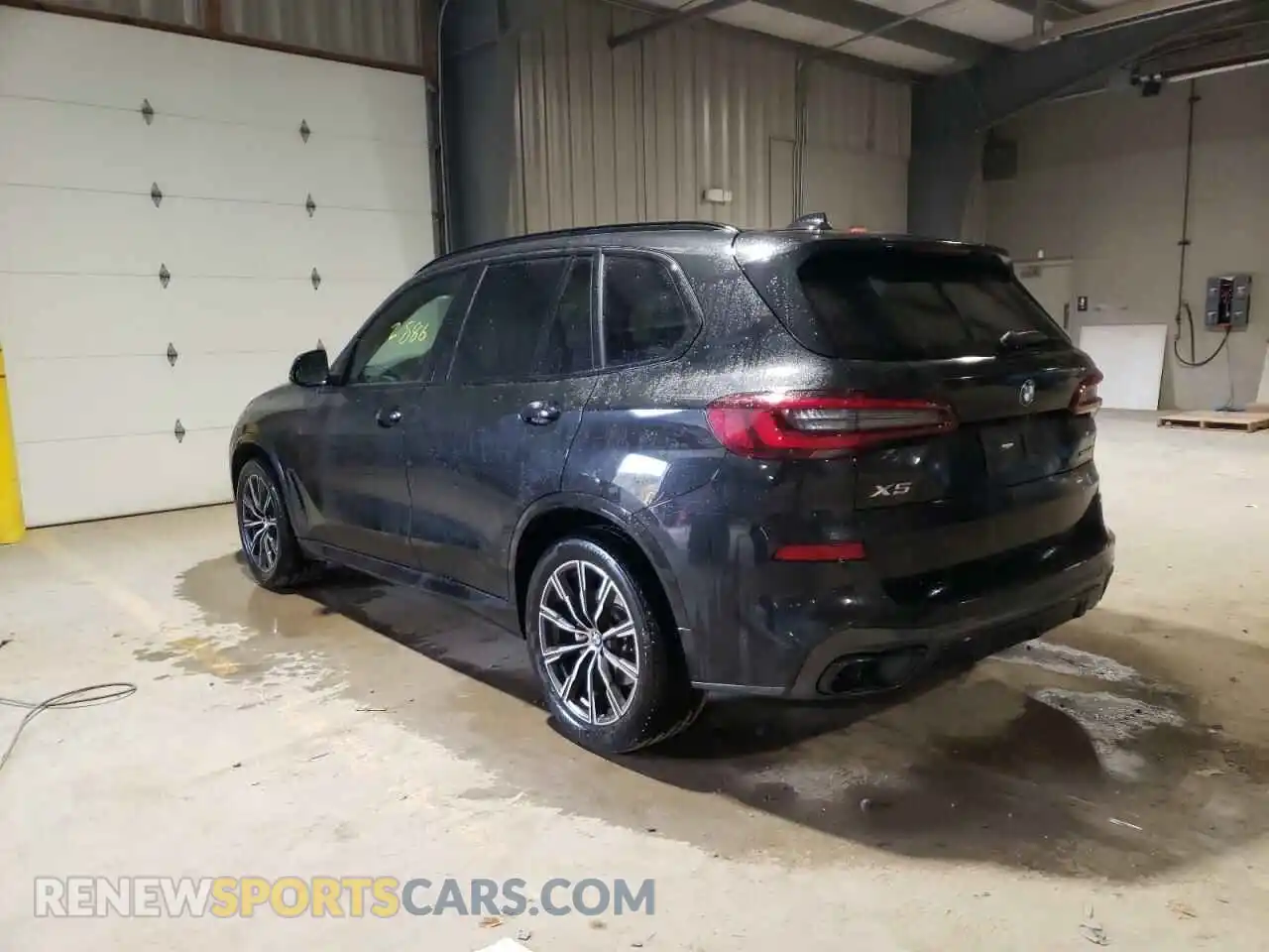 3 Photograph of a damaged car 5UXCR6C08N9L37180 BMW X5 2022