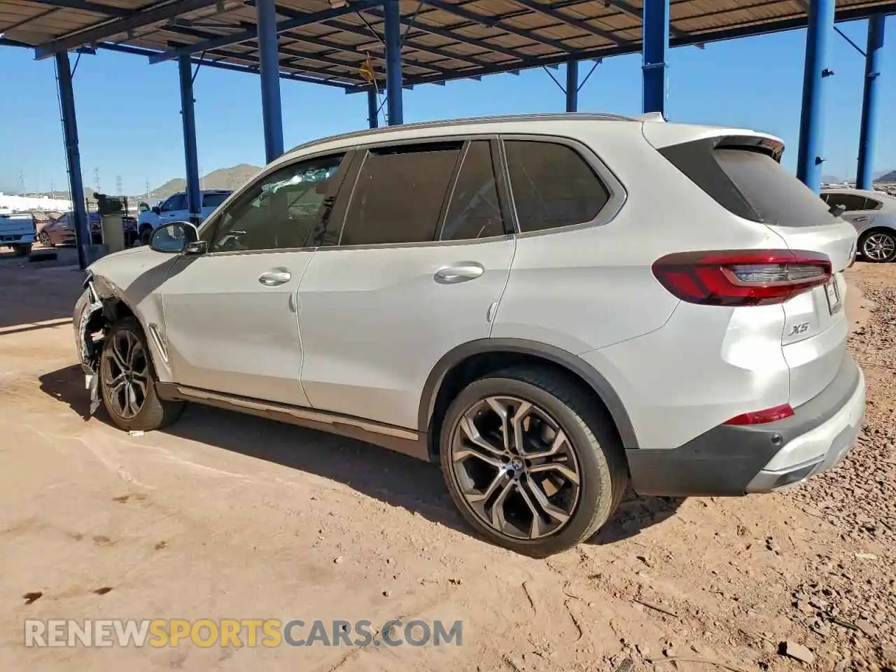 2 Photograph of a damaged car 5UXCR6C08N9N16349 BMW X5 2022