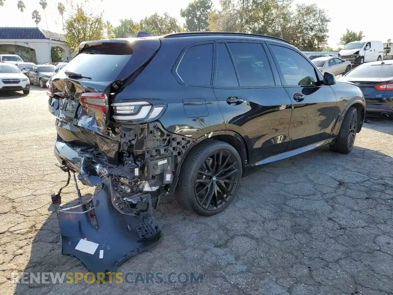 3 Photograph of a damaged car 5UXCR6C09N9K20370 BMW X5 2022