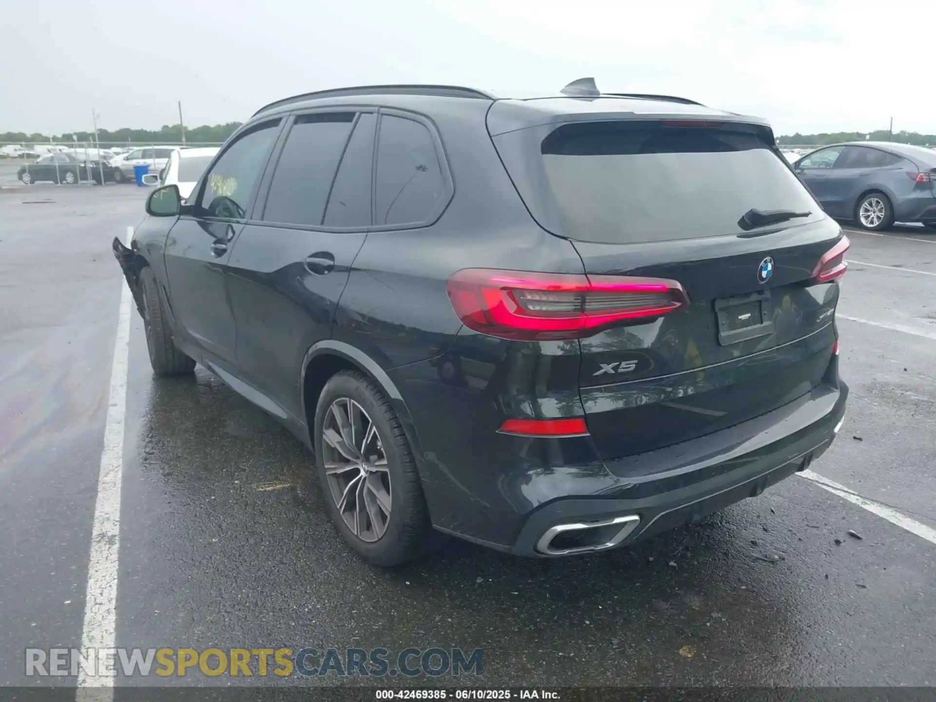 3 Photograph of a damaged car 5UXCR6C09N9L48530 BMW X5 2022
