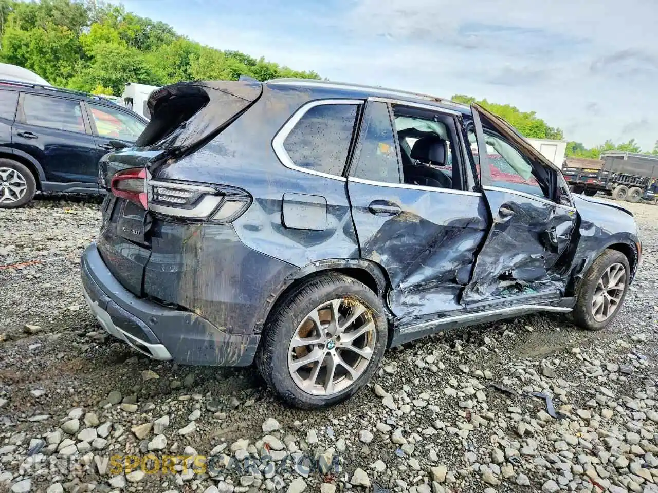3 Photograph of a damaged car 5UXCR6C09N9L52965 BMW X5 2022