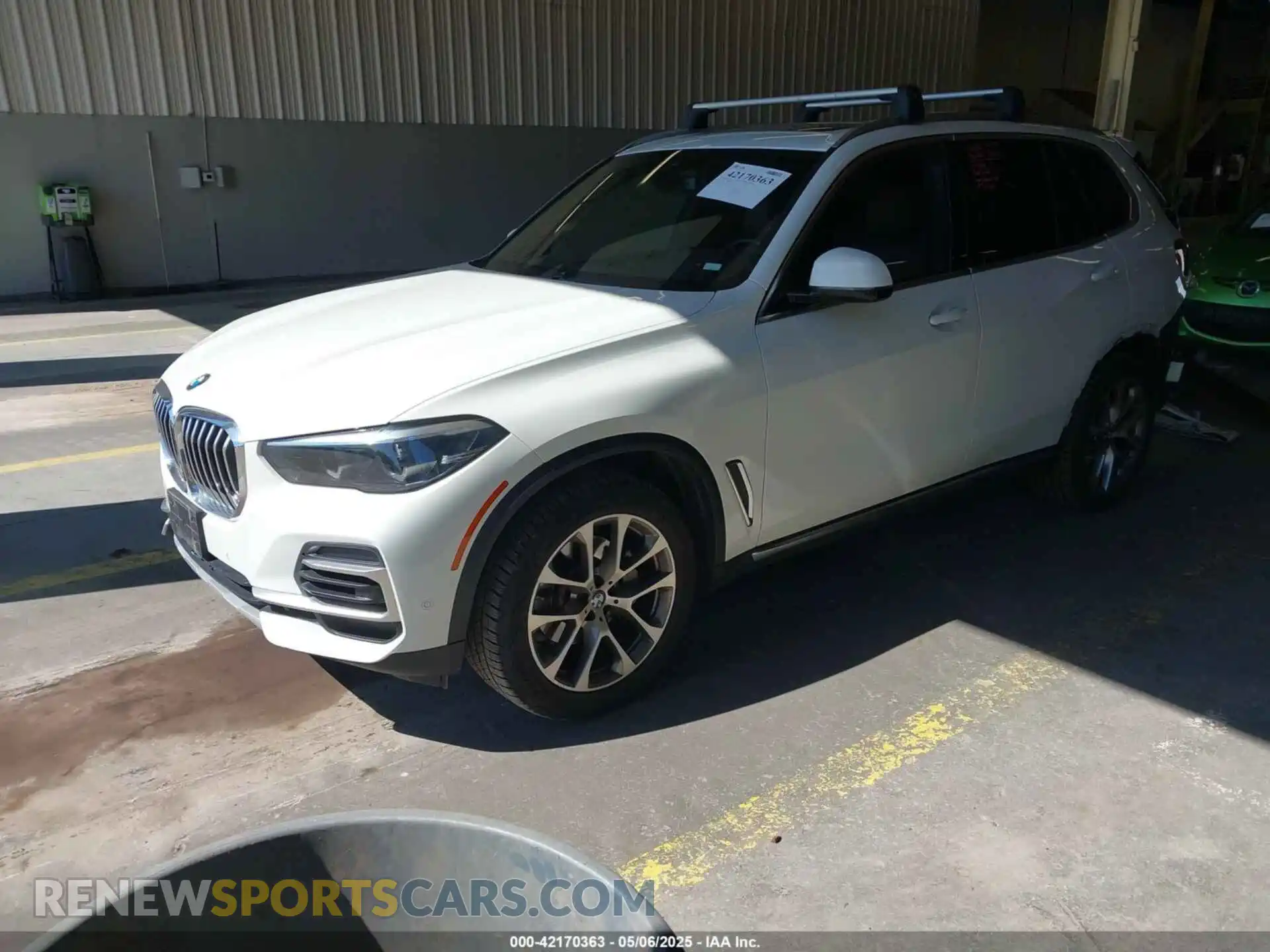 2 Photograph of a damaged car 5UXCR6C09N9M21945 BMW X5 2022
