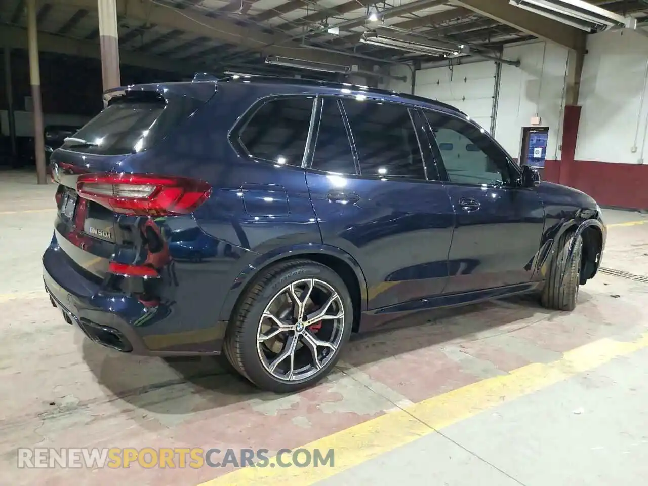 3 Photograph of a damaged car 5UXJU4C01N9L13393 BMW X5 2022