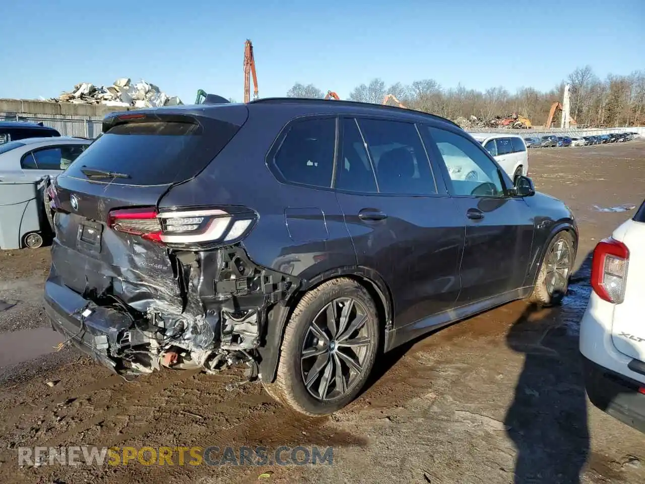 3 Photograph of a damaged car 5UXTA6C01N9L43359 BMW X5 2022