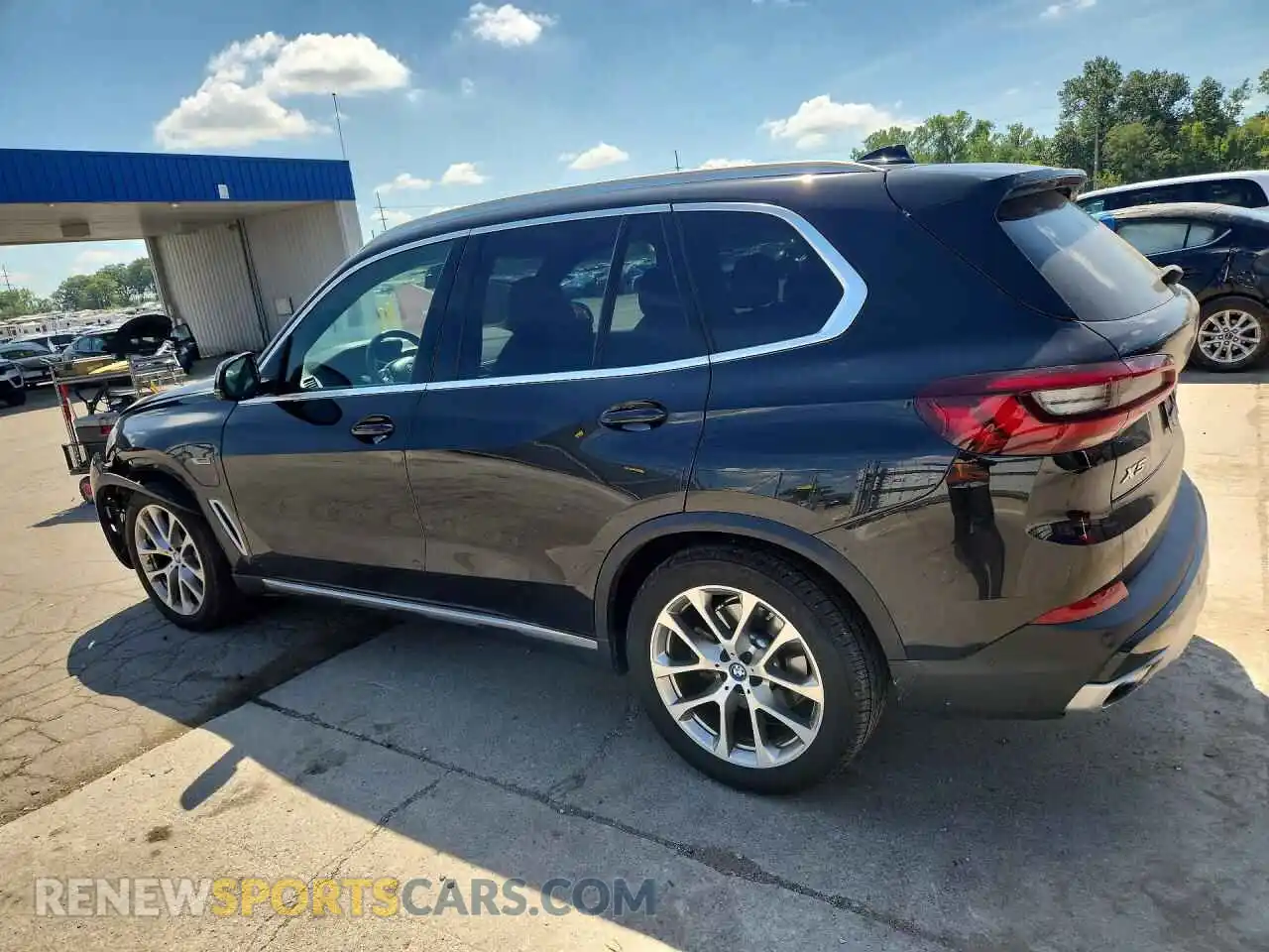 2 Photograph of a damaged car 5UXTA6C02N9K75248 BMW X5 2022