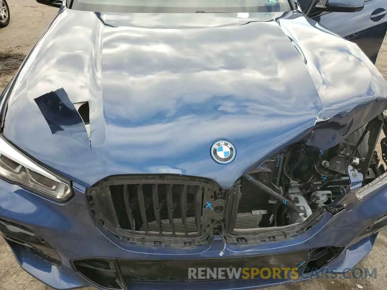11 Photograph of a damaged car 5UXTA6C05N9J76570 BMW X5 2022