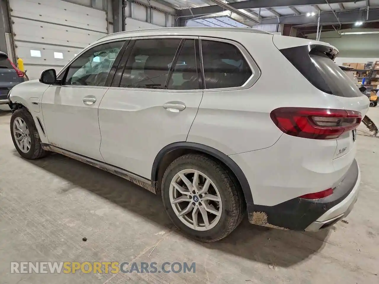 2 Photograph of a damaged car 5UXTA6C05N9L36544 BMW X5 2022