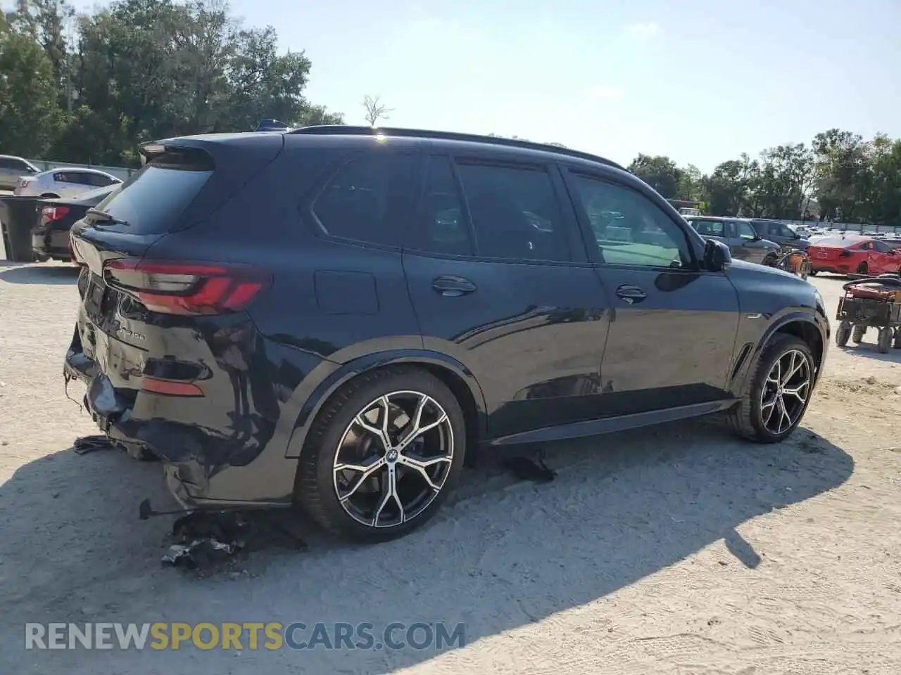 3 Photograph of a damaged car 5UXTA6C07N9M27153 BMW X5 2022