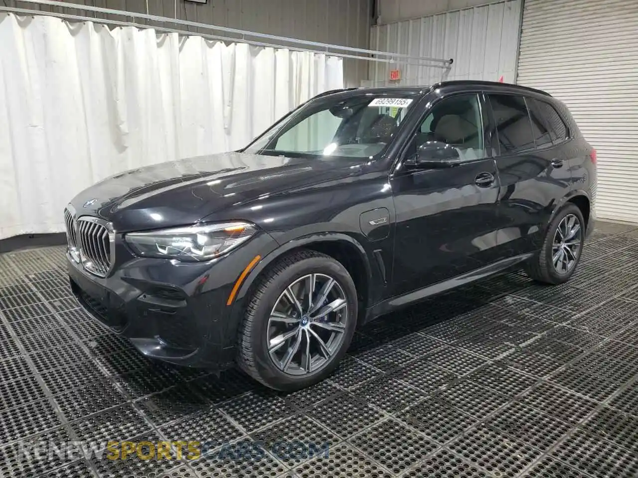 1 Photograph of a damaged car 5UXTA6C09N9L89781 BMW X5 2022