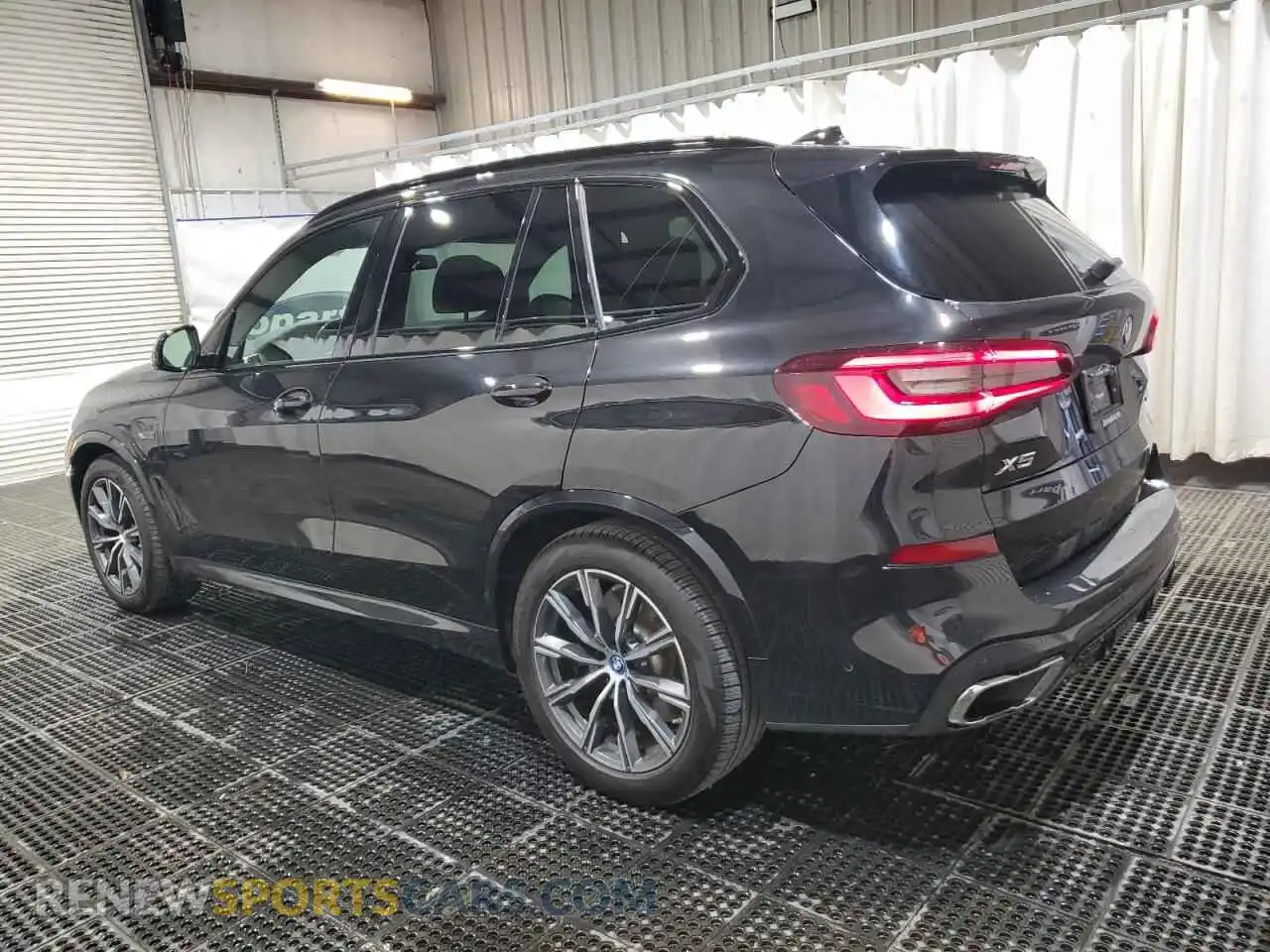 2 Photograph of a damaged car 5UXTA6C09N9L89781 BMW X5 2022