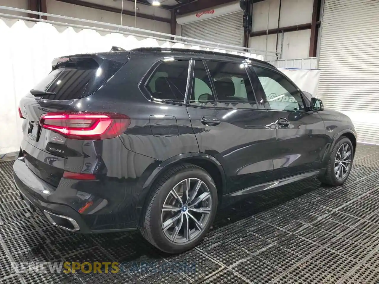 3 Photograph of a damaged car 5UXTA6C09N9L89781 BMW X5 2022