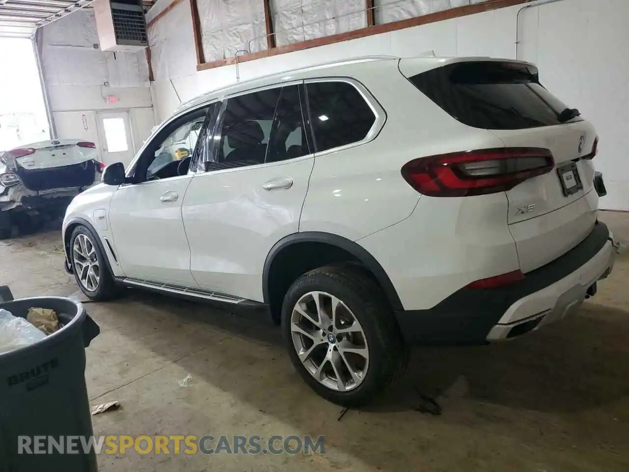 2 Photograph of a damaged car 5UXTA6C0XN9L97579 BMW X5 2022