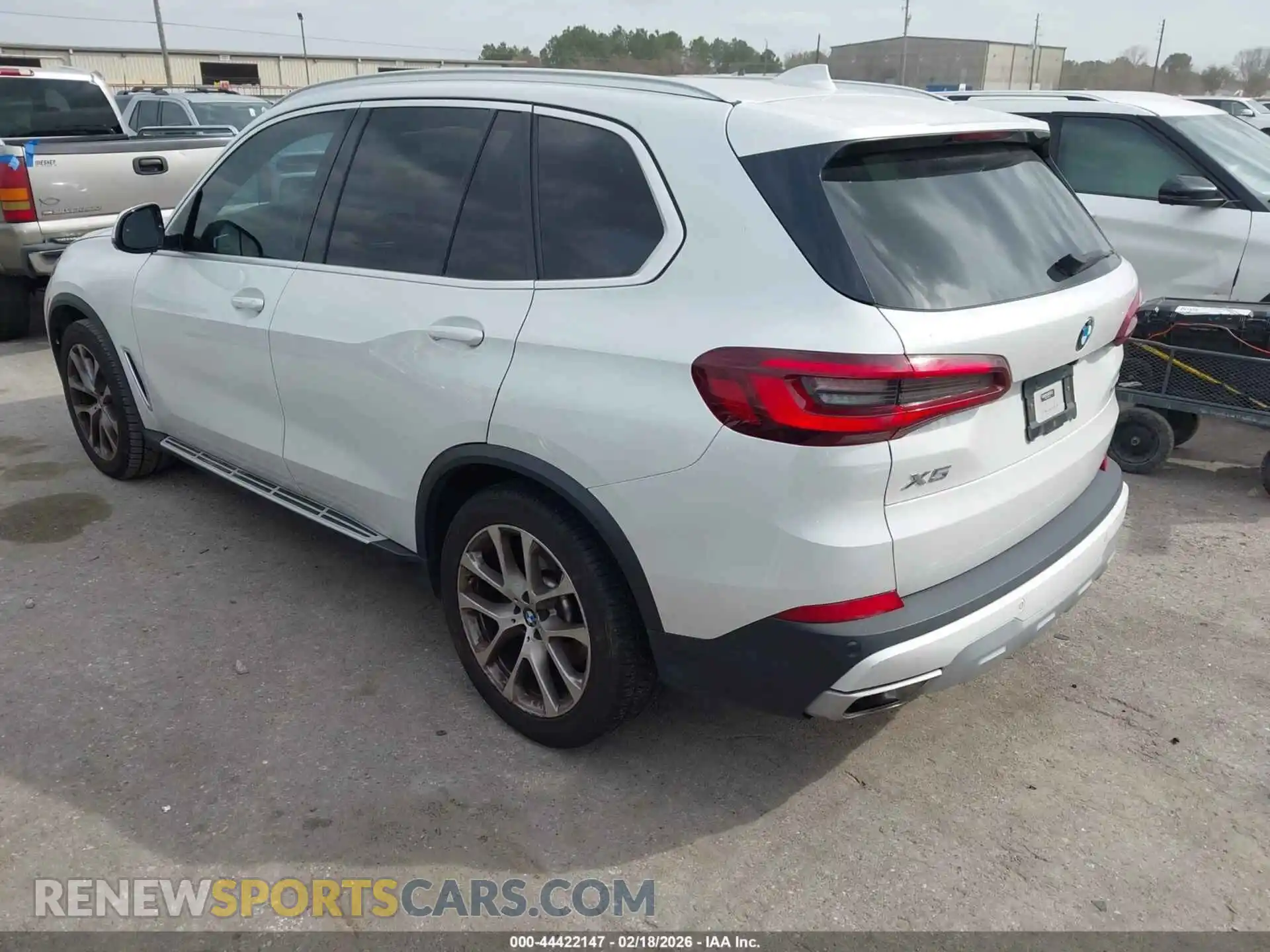 3 Photograph of a damaged car 5UXCR4C00P9P91611 BMW X5 2023