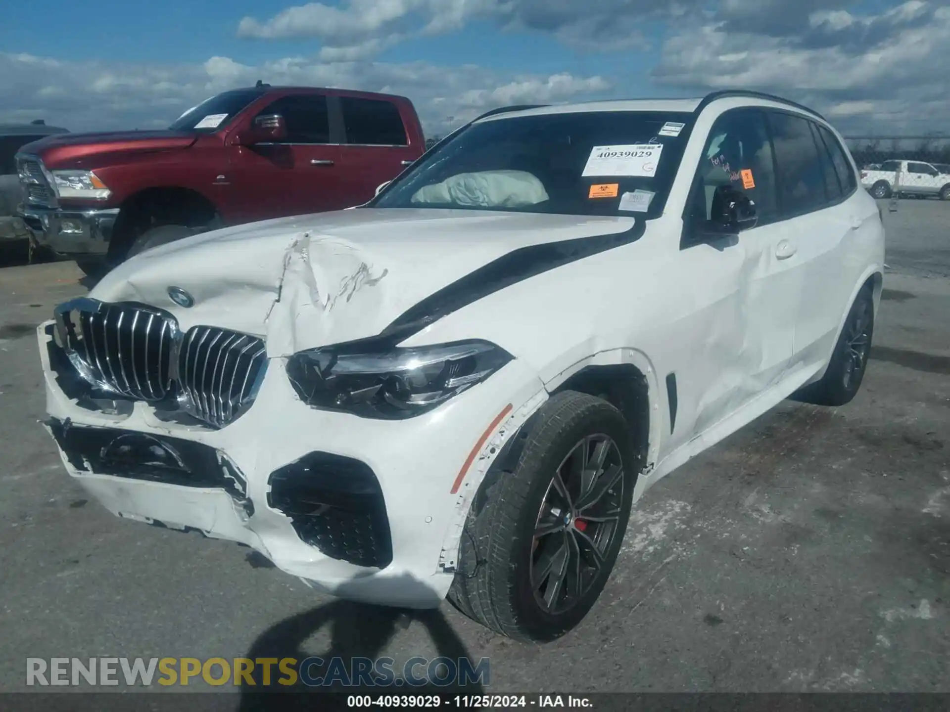 2 Фотография поврежденного автомобиля 5UXCR4C01P9S03859 BMW X5 2023