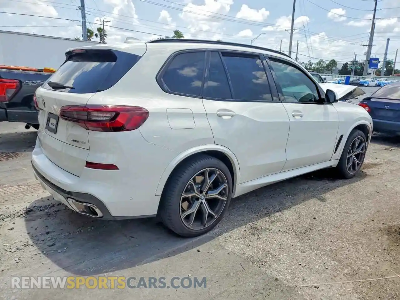 3 Photograph of a damaged car 5UXCR4C02P9P06896 BMW X5 2023
